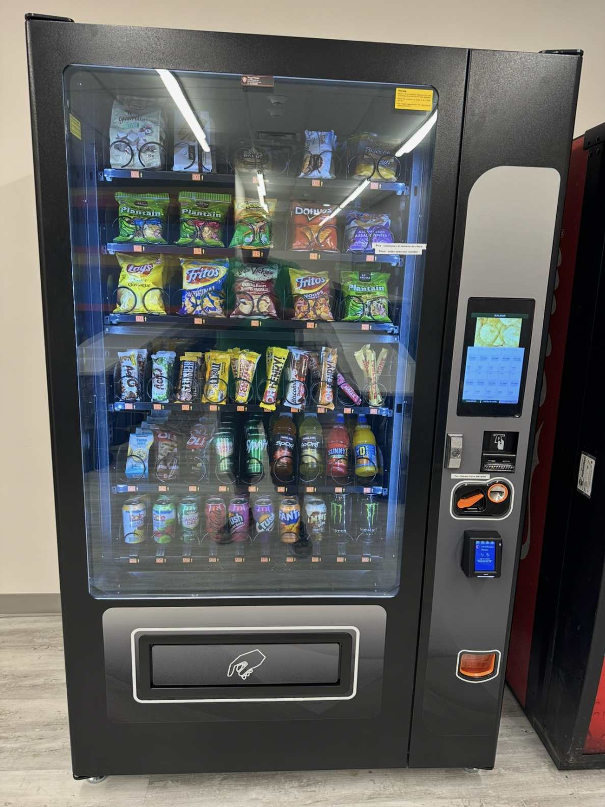 Machine distributrice combo réfrigérée pour collations et boissons